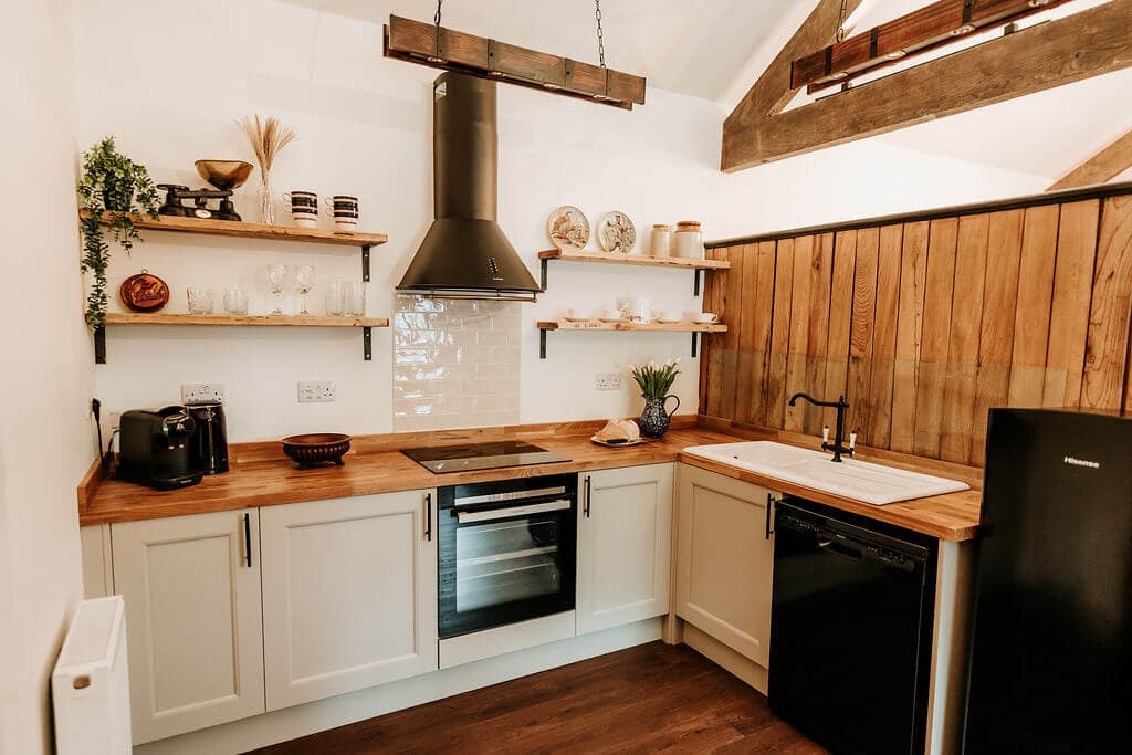 Image 3 of the stables